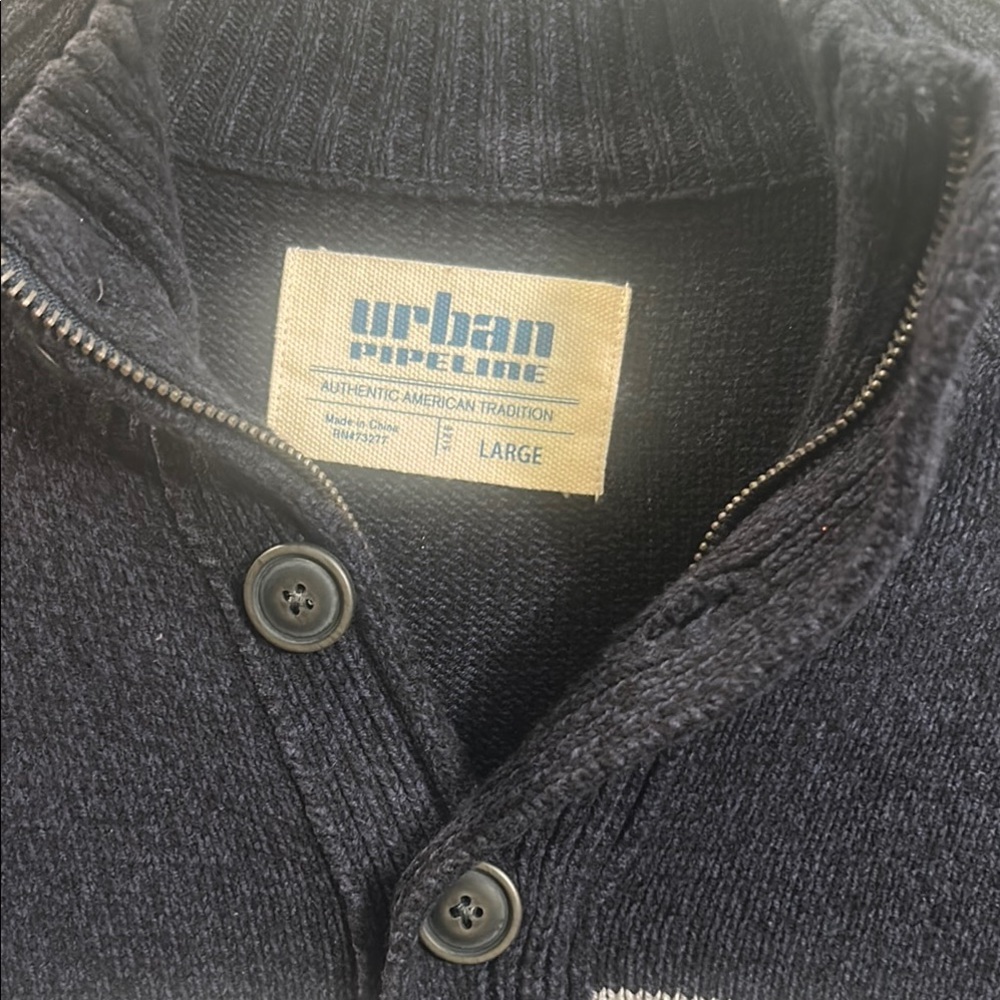 Urban Outfitters Navy Blue and Gray Men's Sweater great condition - Picture 4 of 10